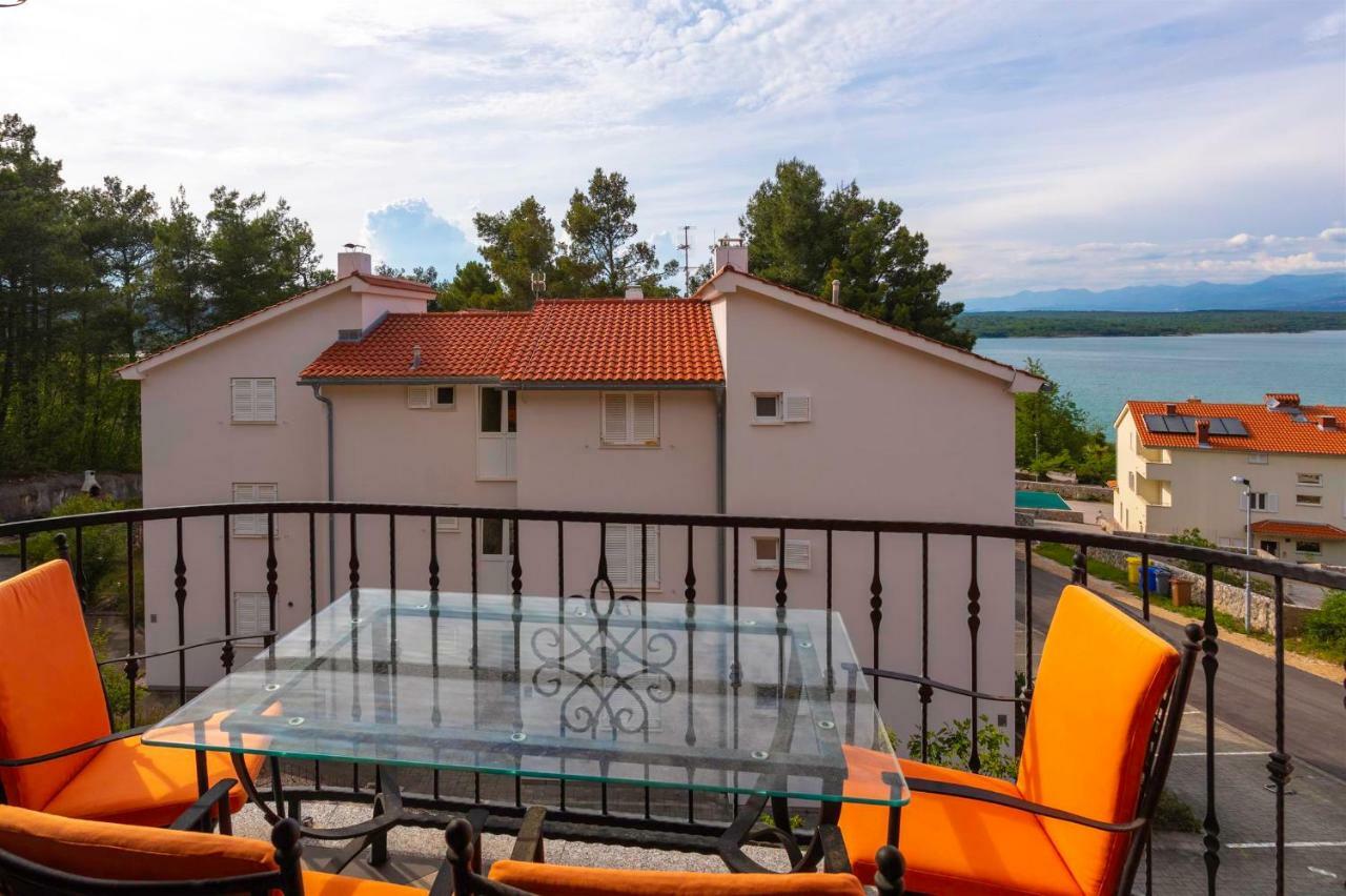 Seafront Apartment Soline With Seaview Exterior photo