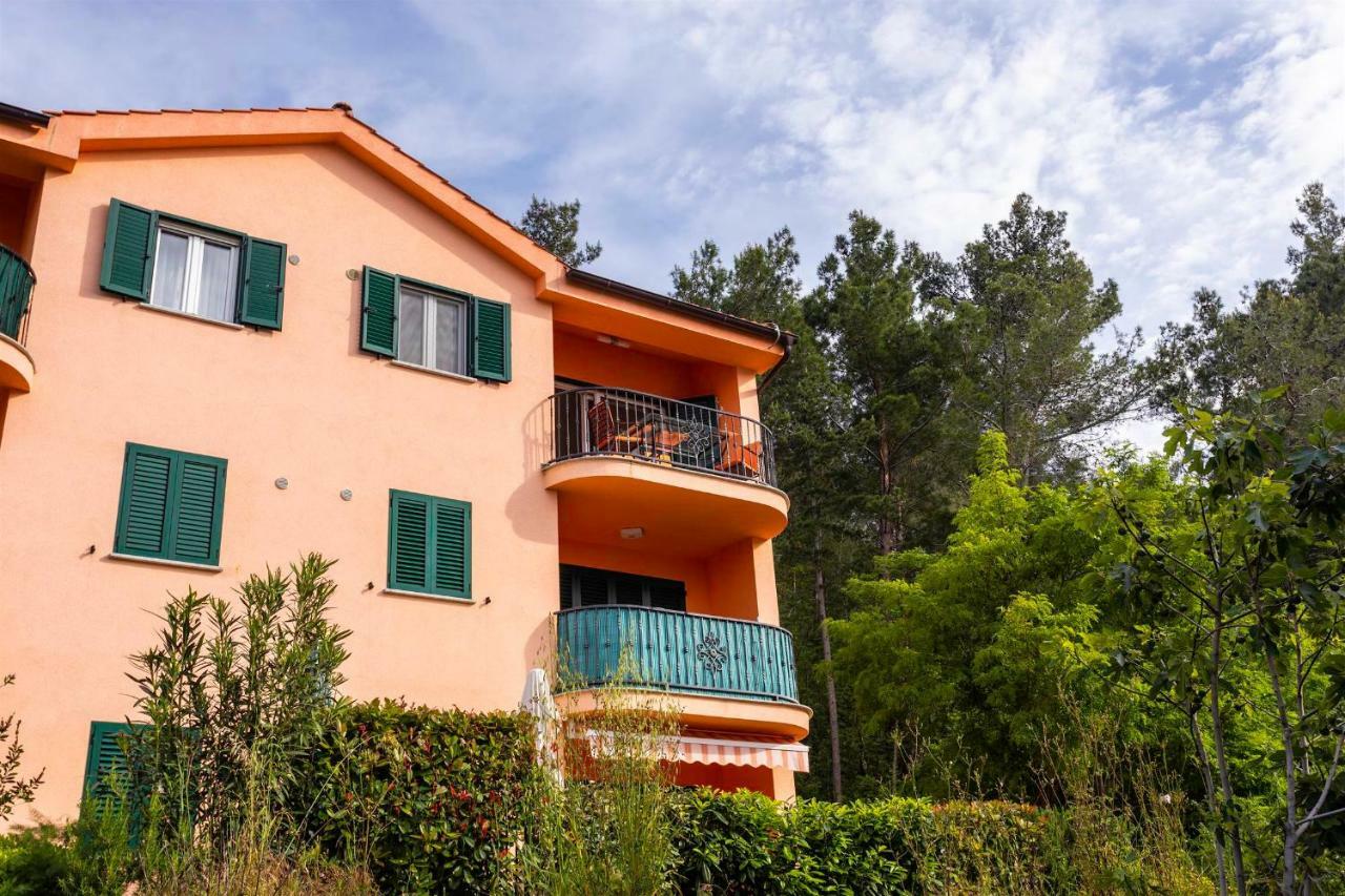 Seafront Apartment Soline With Seaview Exterior photo